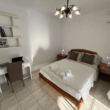 Dina's Top-floor *